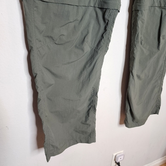 Columbia Green Convertible hiking pants. 2 belts. Zip off legs. Men's size 38x30 - Picture 11 of 16